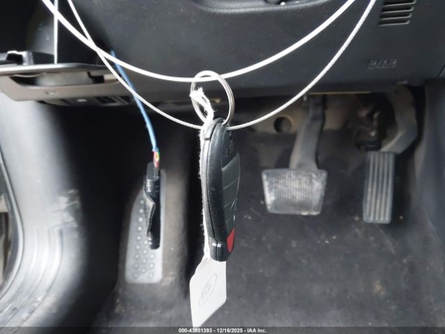 Jeep Cherokee Sport Image 3