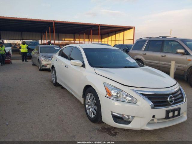  Salvage Nissan Altima