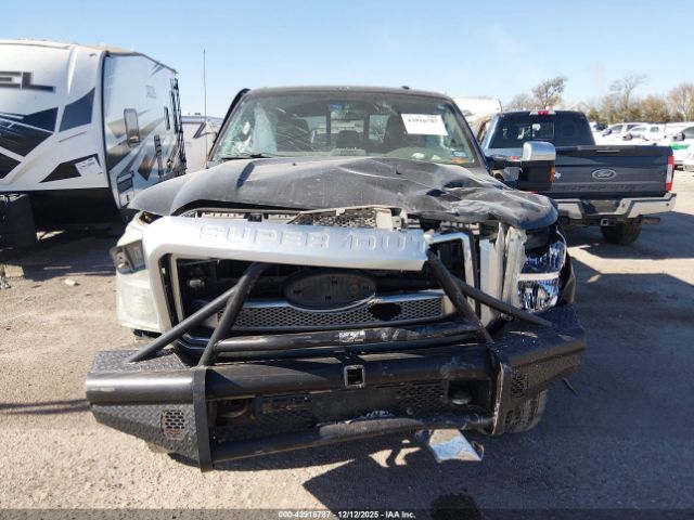 Ford F-350 Lariat Image 8