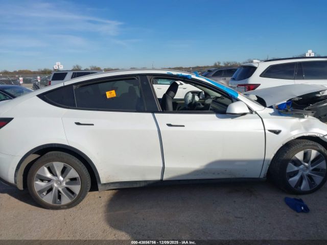 Tesla Model Y Long Range Dual Motor All-wheel Drive Image 13