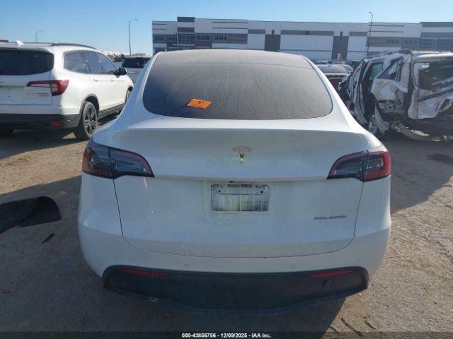 Tesla Model Y Long Range Dual Motor All-wheel Drive Image 14
