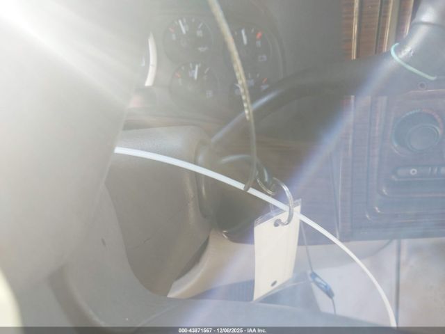 Cadillac Escalade Standard Image 6