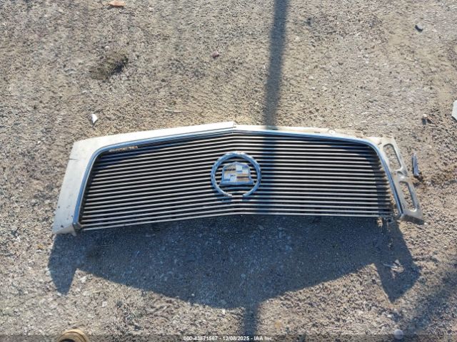 Cadillac Escalade Standard Image 8