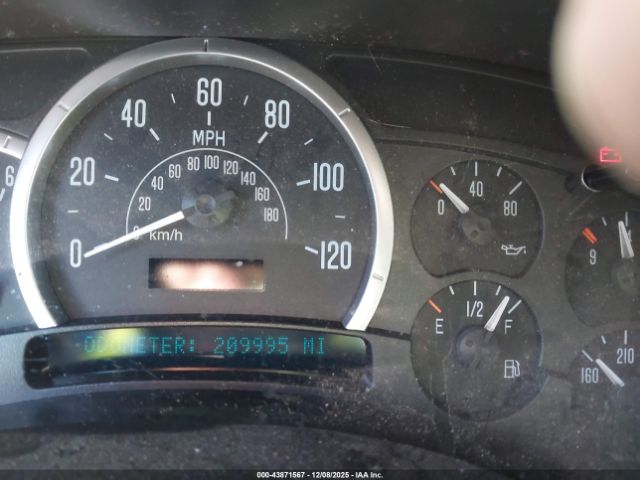 Cadillac Escalade Standard Image 12