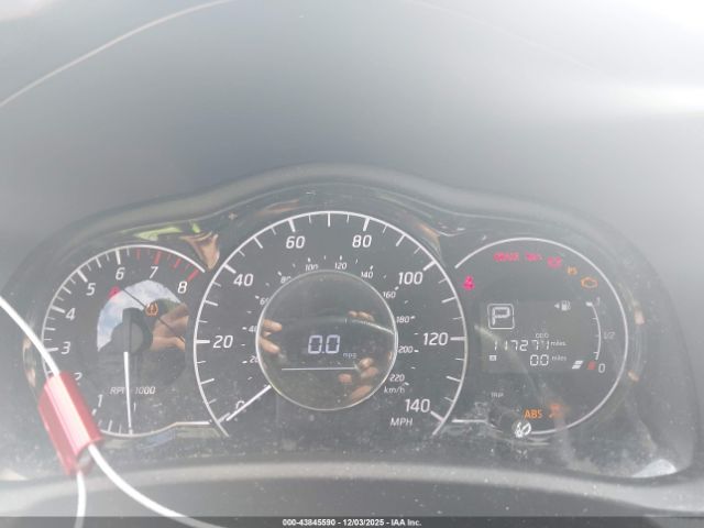 Nissan Versa Sv Image 9