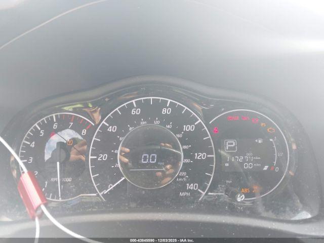 Nissan Versa Sv Image 9