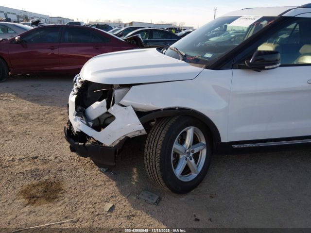 Ford Explorer Xlt Image 4