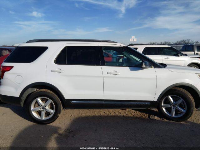 Ford Explorer Xlt Image 16