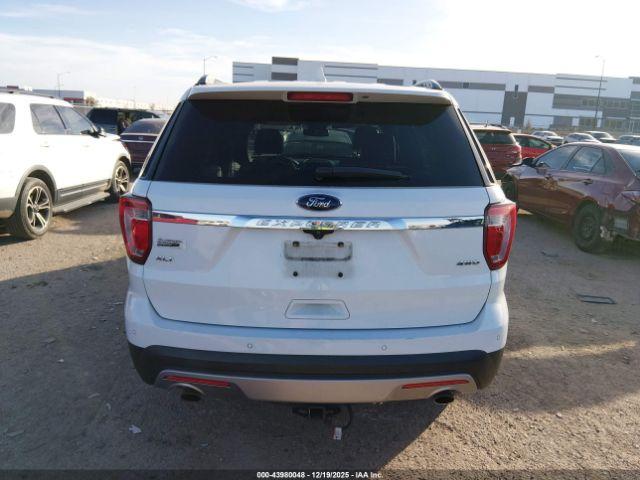 Ford Explorer Xlt Image 15