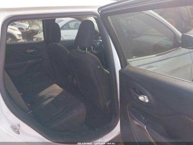 Jeep Cherokee Latitude Fwd Image 8