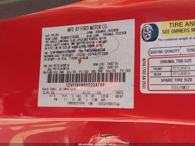 Ford Mustang Image 6