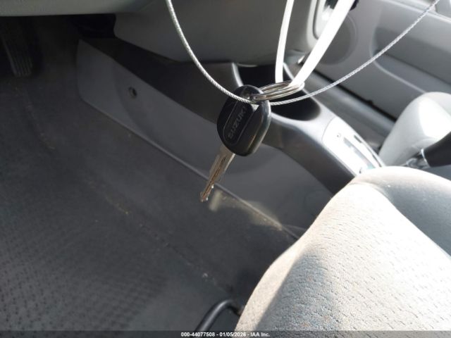 Suzuki Forenza S Image 10