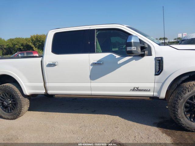 Ford F-250 King Ranch Image 11