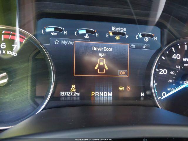 Ford F-250 King Ranch Image 15