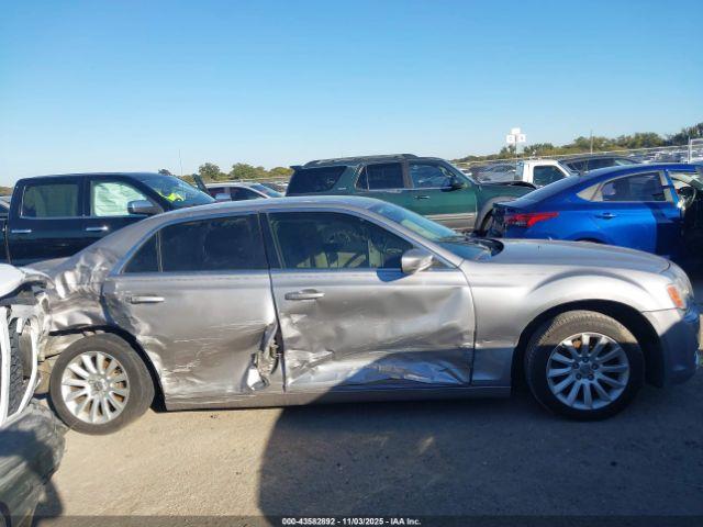 Chrysler 300 Motown Image 14