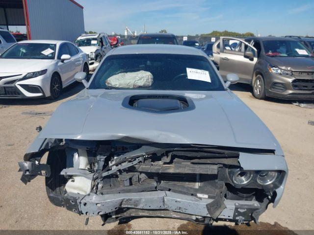 Dodge Challenger Image 2