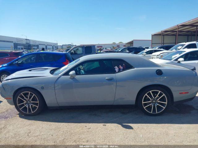 Dodge Challenger Image 7