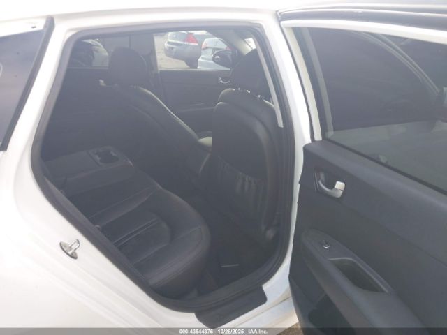 Kia Optima Lx Image 8