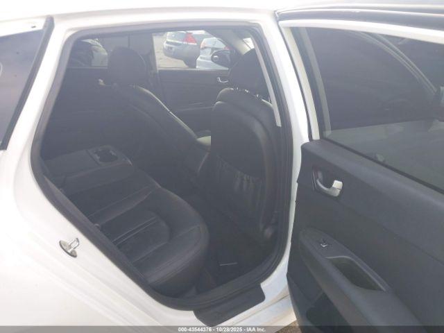 Kia Optima Lx Image 8