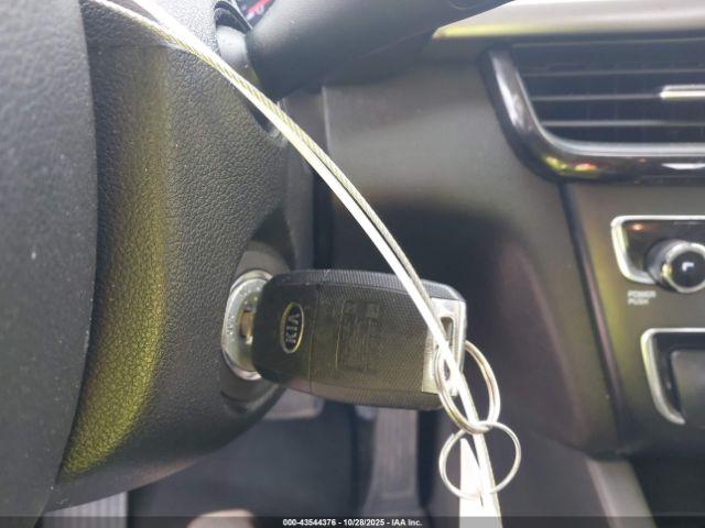 Kia Optima Lx Image 6