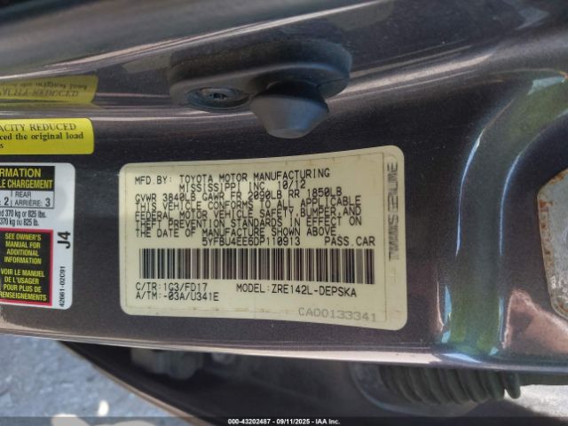 Toyota Corolla S Image 11