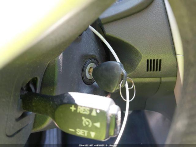 Toyota Corolla S Image 16