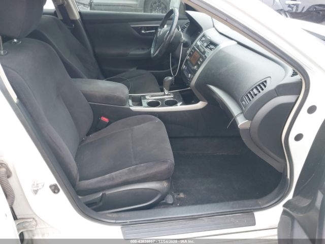 Nissan Altima 2.5 Sv Image 9