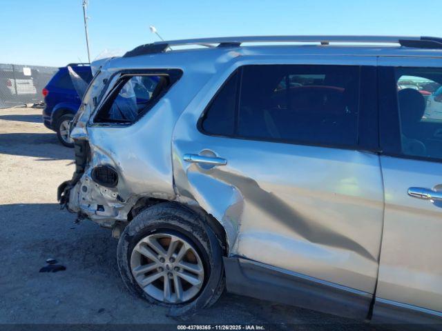 Ford Explorer Xlt Image 4