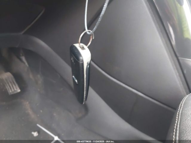 Ford Escape Titanium Image 3