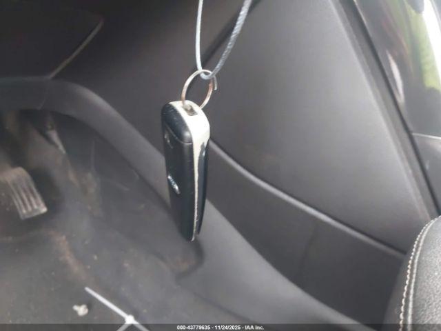 Ford Escape Titanium Image 3