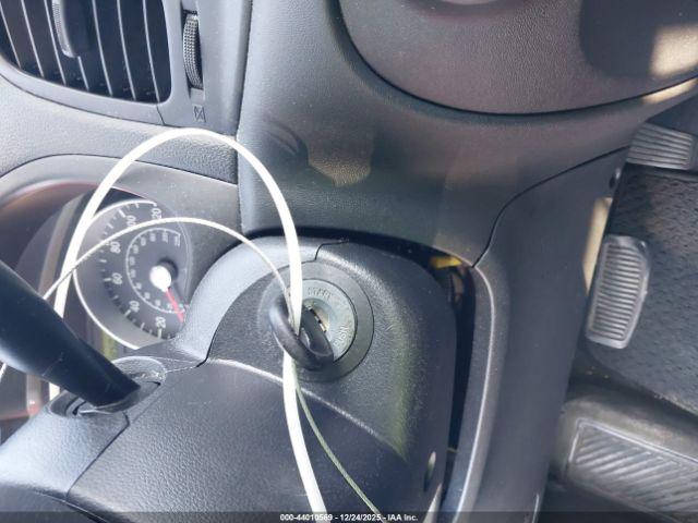 Hyundai ACCENT Gs Image 8