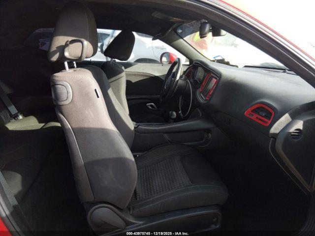 Dodge Challenger Sxt Image 15