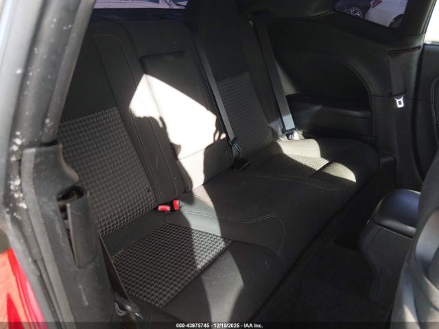 Dodge Challenger Sxt Image 3