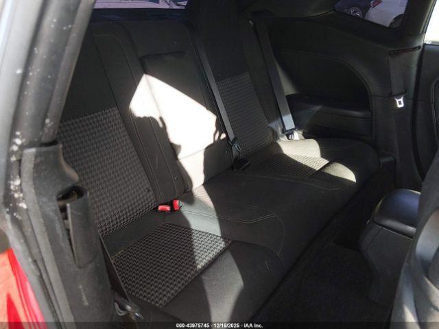 Dodge Challenger Sxt Image 3