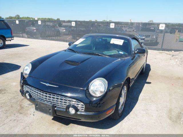 Ford Thunderbird Image 2