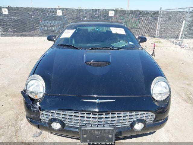 Ford Thunderbird Image 12