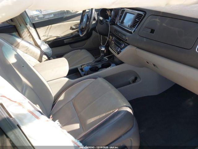 Kia Sedona Ex Image 3