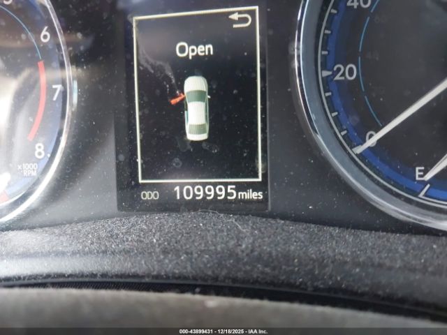 Toyota Corolla Se Image 14