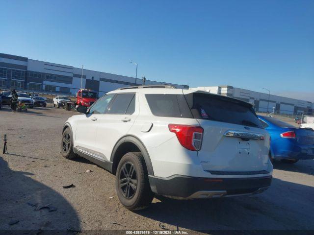 Ford Explorer Xlt Image 12