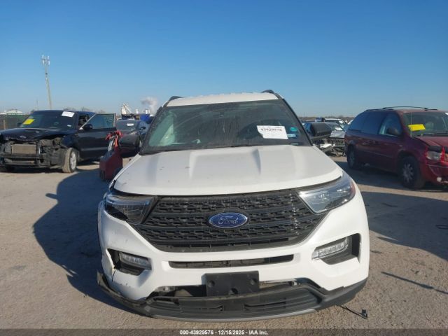 Ford Explorer Xlt Image 13