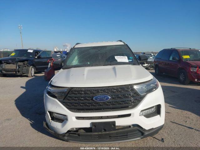 Ford Explorer Xlt Image 13