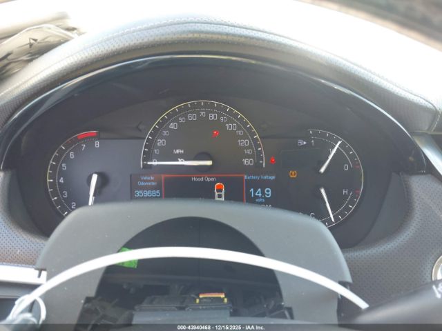 Cadillac XTS Luxury Image 9