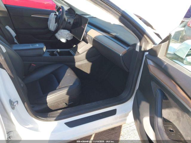 Tesla Model 3 Rear-wheel Drive Image 3