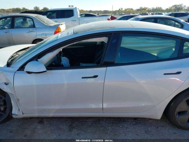 Tesla Model 3 Rear-wheel Drive Image 11