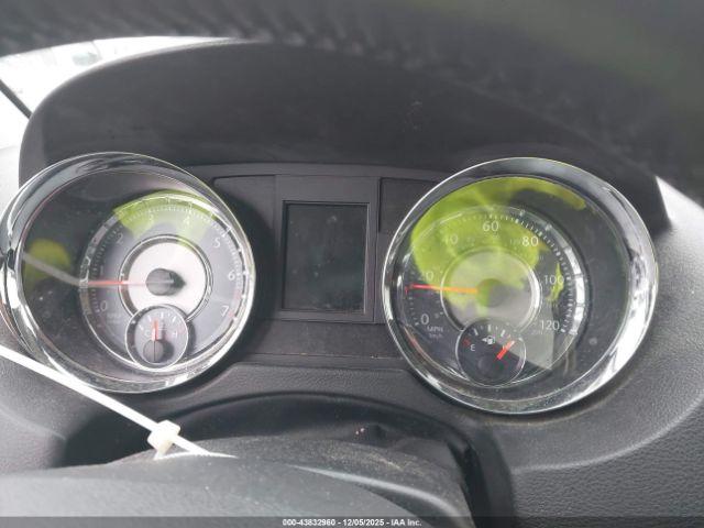 Chrysler Town & Country Limited Image 6