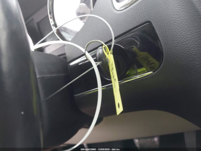 Chrysler Town & Country Limited Image 8