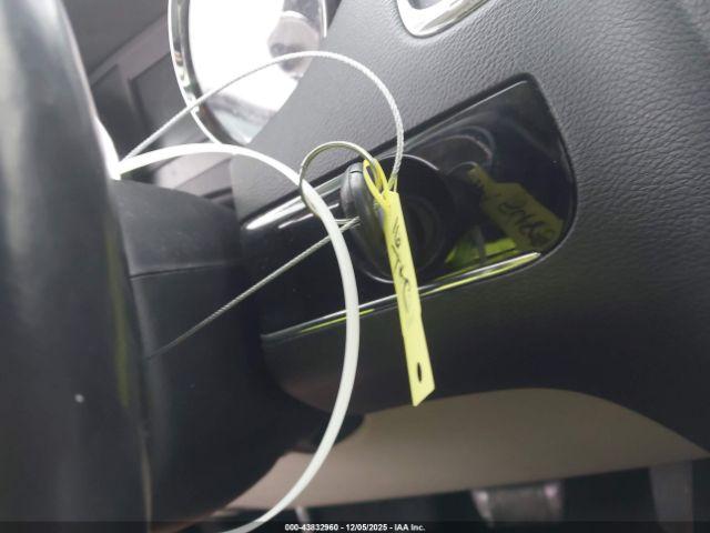 Chrysler Town & Country Limited Image 8